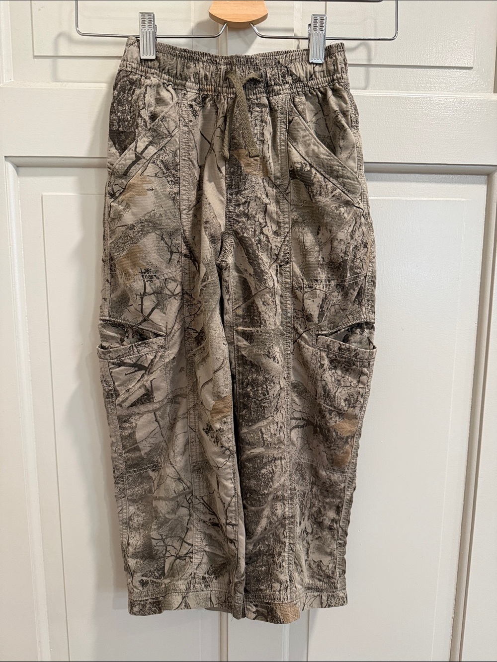 Abercrombie Kids Baggy Beige Camo Cargo Pants Size 5/6